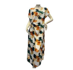 Robe colorée à motifs vert et orange 