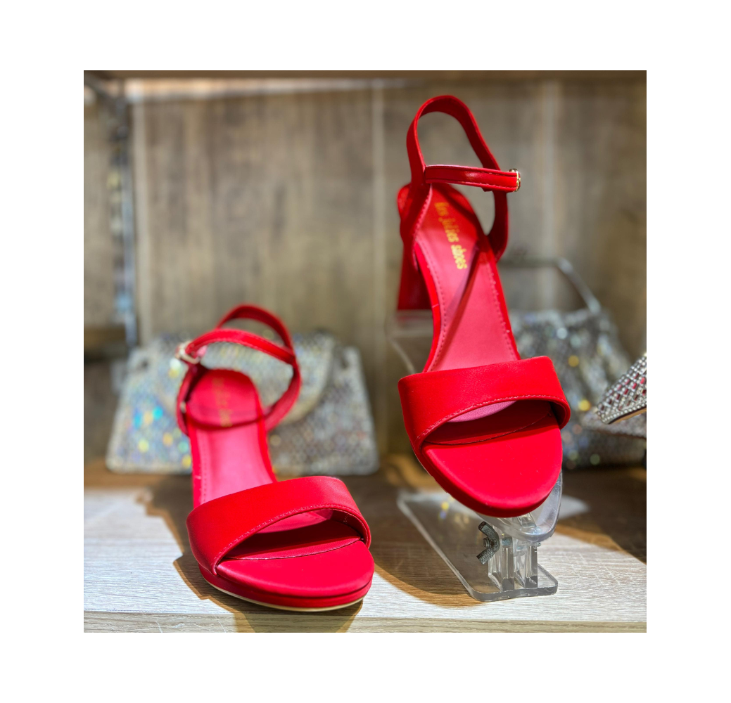 Sandales à talons rouge vif