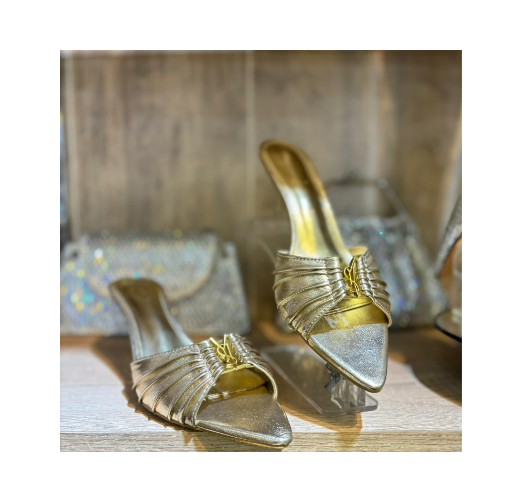 Mules élégantes doré YSL