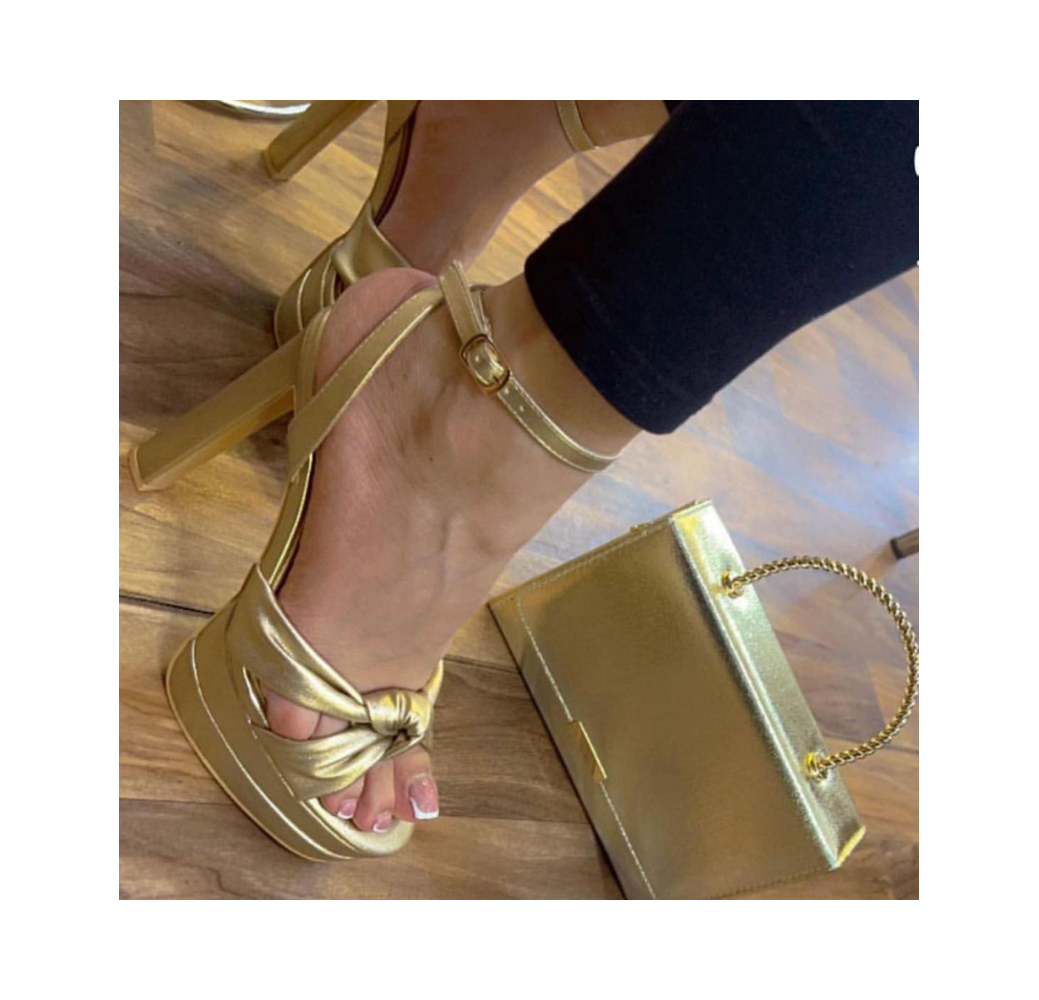 Sandales à talons plateforme doré noeux