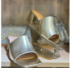 Mules élégantes doré talon carré