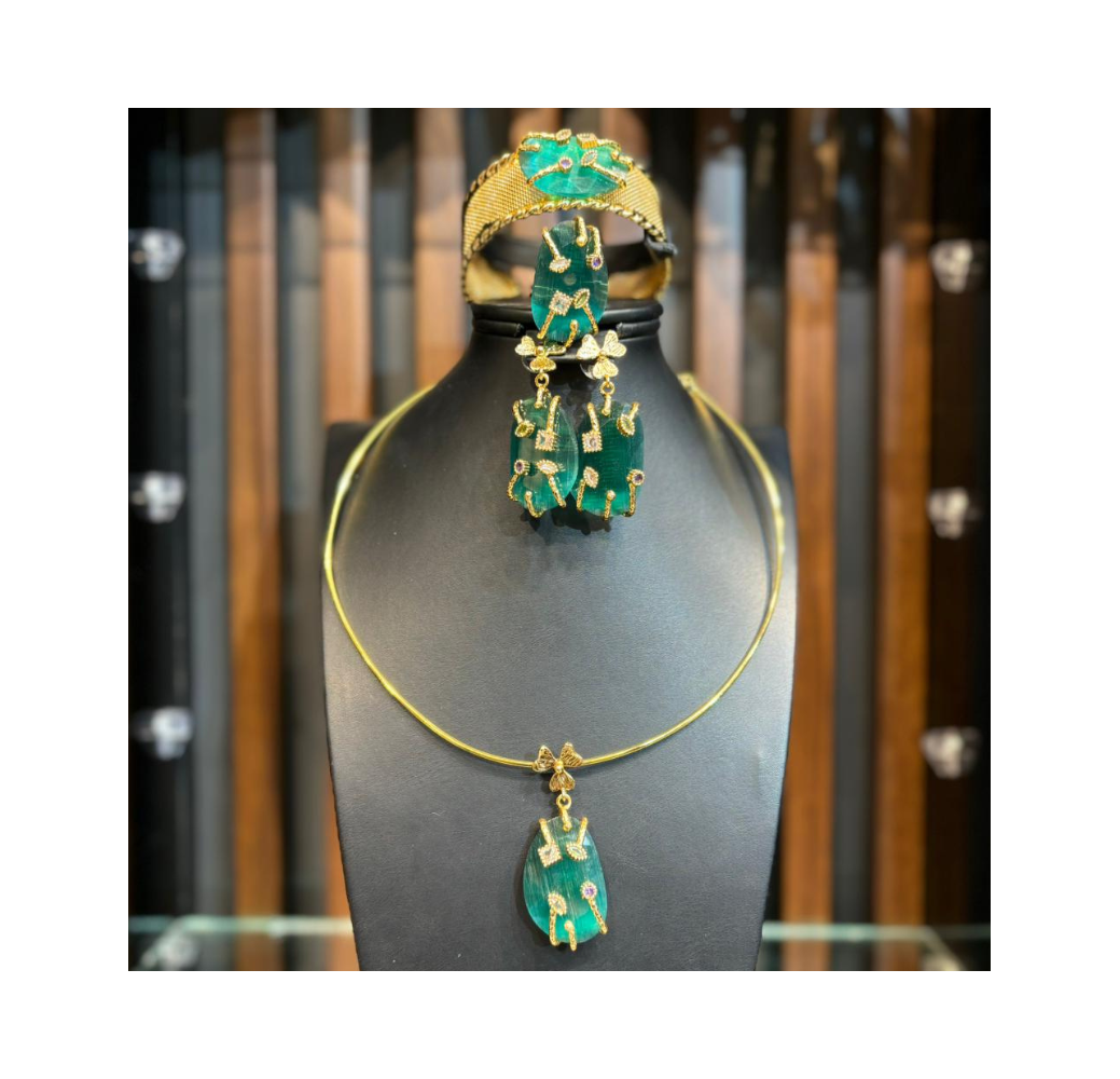 Parure en krikouz doré