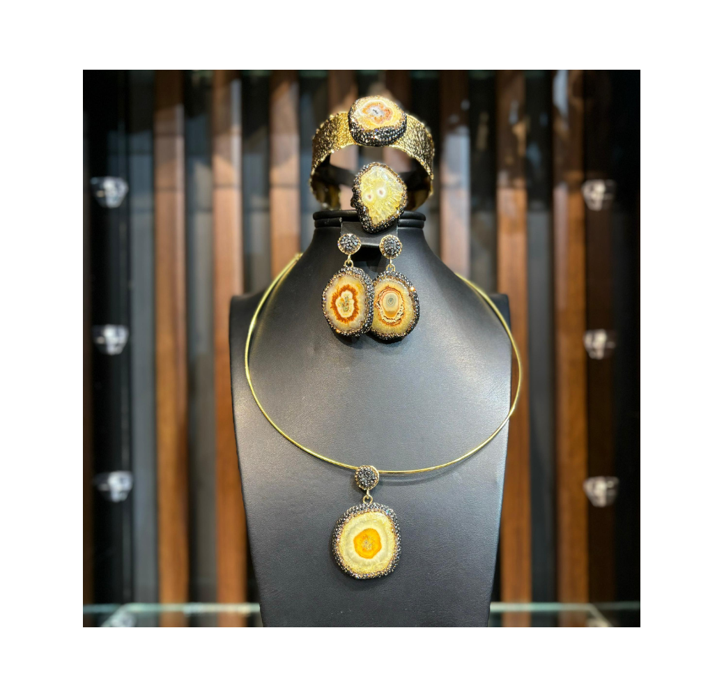 Parure en pierre d’agate naturelle