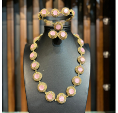 Parure en pierre d’ambre