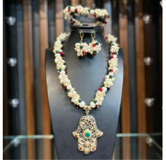 Parure en gemme authentique, pierre d’agate et motif rincé avec de l’or