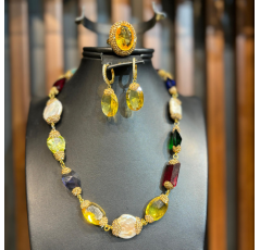 Parure moderne en pierre d’ambre et perle authentique