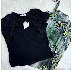 Pyjama haut noir et pantalon imprimé