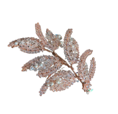 Broche pour cheveux fabriquée avec du zircon pur.