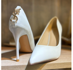 Escarpin YSL blanc à talon aiguille – Les Jolies Shoes