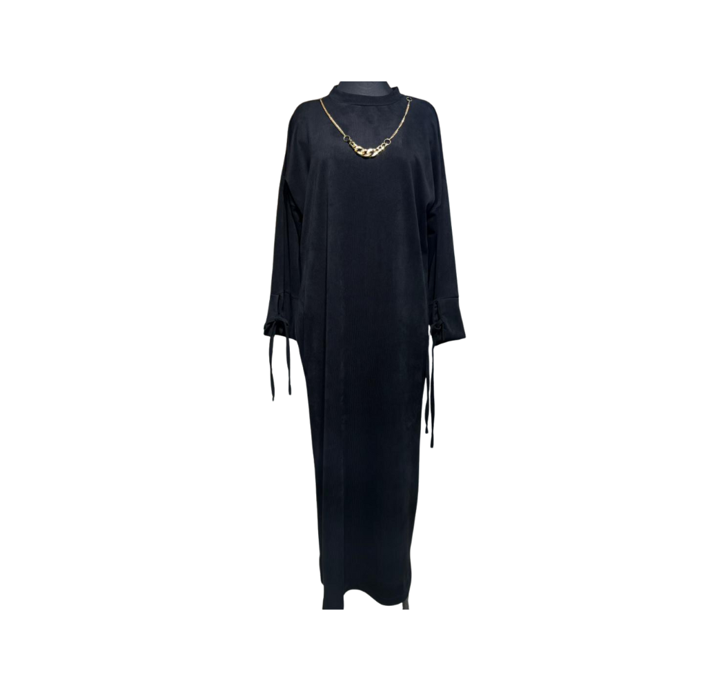 Robe longue drapée plissée noir avec collier – Boutique Bahdja