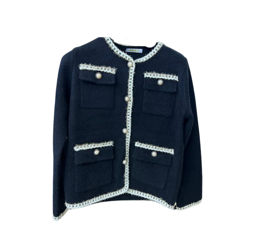 Gilet noir à boutons blancs